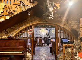 Papa Joe's Saloon & Steakhouse