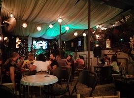 El Balcón Beer Garden