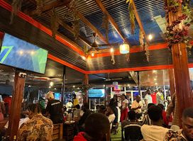 Lovers Inn Pub