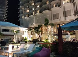 Horizon-Cafe Pool Bar