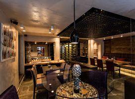 Niki’s Weinbar & Restaurant