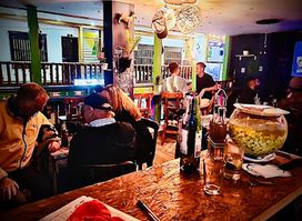 Brujula Food and Drinks