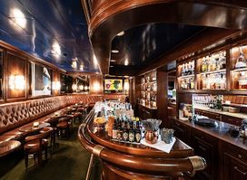 Einstein Bar