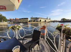 Ponton Pub & Bar