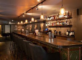 Moody's Lounge