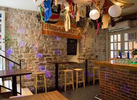 Charlie's Bar