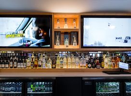 Shuffle's North | The Ultimate Sports Gaming Bar