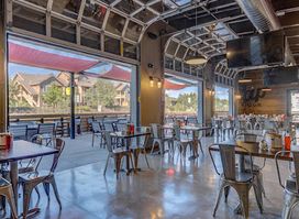Peppertree Pub (located inside Best Western)