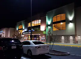 Blackstone Valley 14 Cinema de Lux