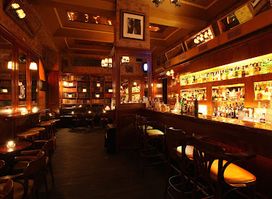 Tynska Bar and Books