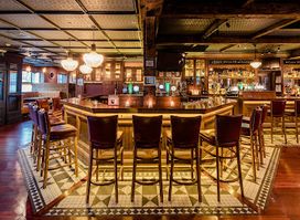 Scotts Bar & Courtyard