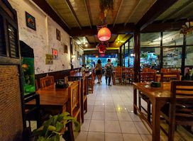 Poo Restaurant