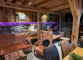 Kjallarinn - Cocktail Bar