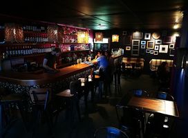 Almud bar
