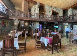 Castel-kuriftu wine bar