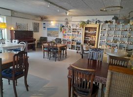 La Grande Café, Pizza & Steak House