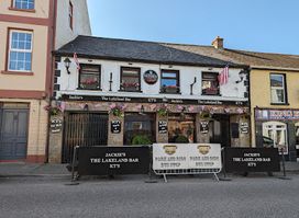 Jackie's The Lakeland Bar