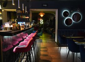 BAKATU Cocktail bar & Caffe