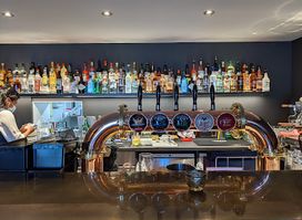 Galerie Boutique Bar