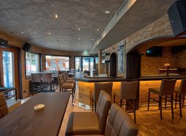 Mikes Sports Bar.
