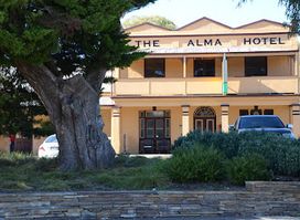 Alma Hotel