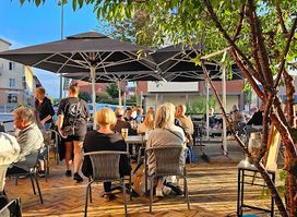 T.rassen Lounge & Bar