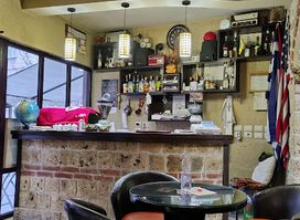 Hani Kikes Restaurant Bar