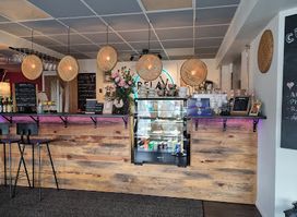 Relax bar & bistro