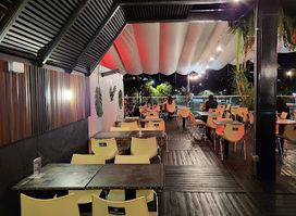 ROOF (Tapas & Cócteles)