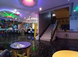 Sky Karaoke Keluarga Makassar & Resto