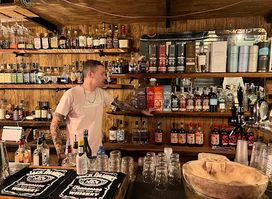 Neat Whisky Bar