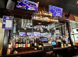 Knuckleheads Sports Bar & Grill