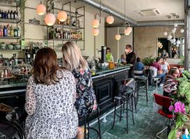 La Indiscreta bar
