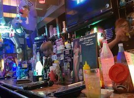 Bar Peekaboo