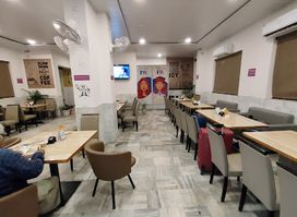 Fresh Rooms LUXURY Travellers's Lounge