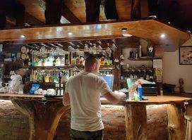 Lounge bar Cudna suma