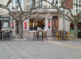 SLY Tapas, Copas y Habanos