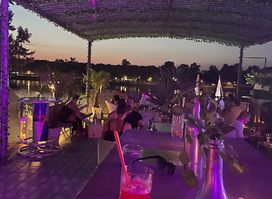 Shine bar
