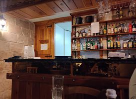 Tac-Canti Bar and Restaurant