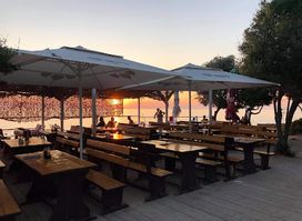 Weiße Bar