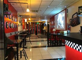 La Chop - Retro Disco Bar