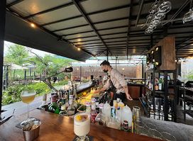 420 Sunset cocktail bar DaLat
