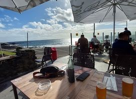 Sunset Beach - Restaurante & Bar