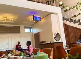 Sip&dip restaurant