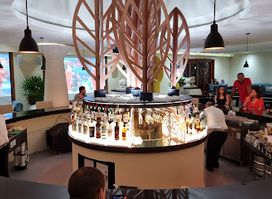 Cassis Bar