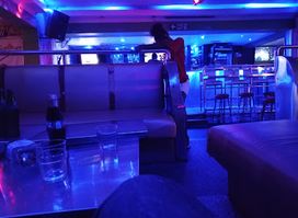 Signature Bar And Restaurant