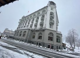 THE PALACE BAR