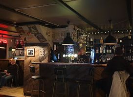 Paddy's Beach Pub