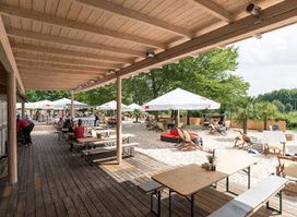 StrandDeck