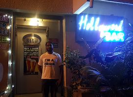 Hollywood Bar